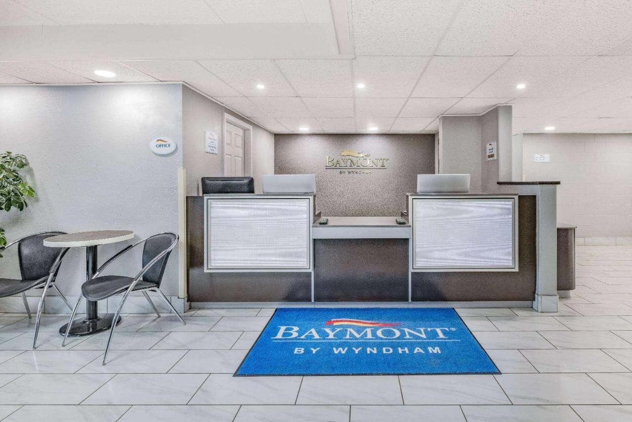 Baymont By Wyndham Gillette Hotel Exterior foto