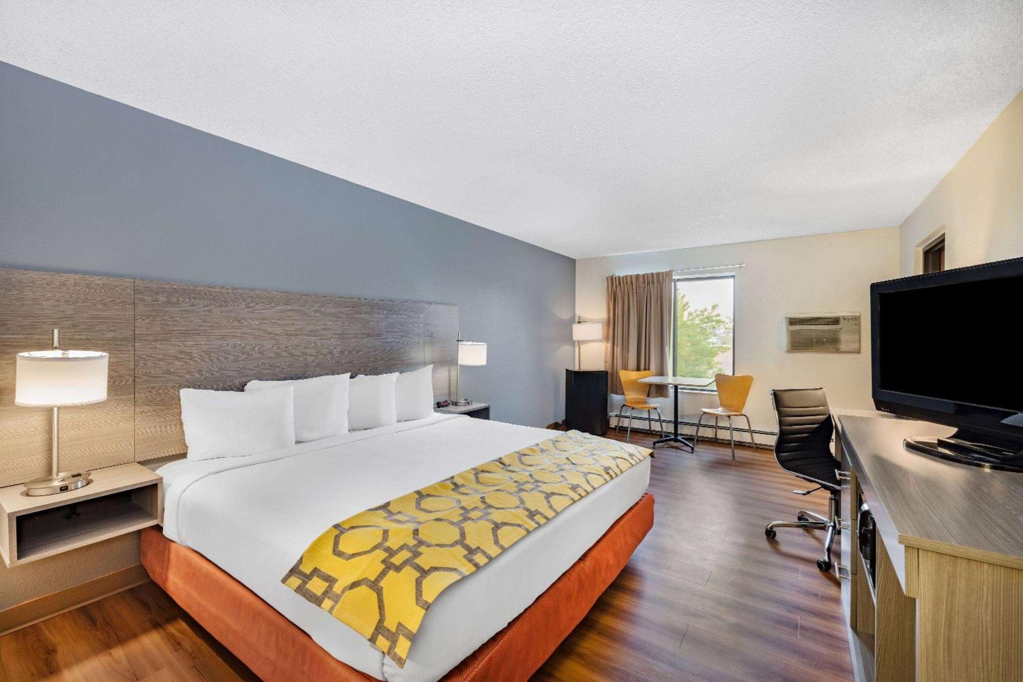Baymont By Wyndham Gillette Hotel Exterior foto